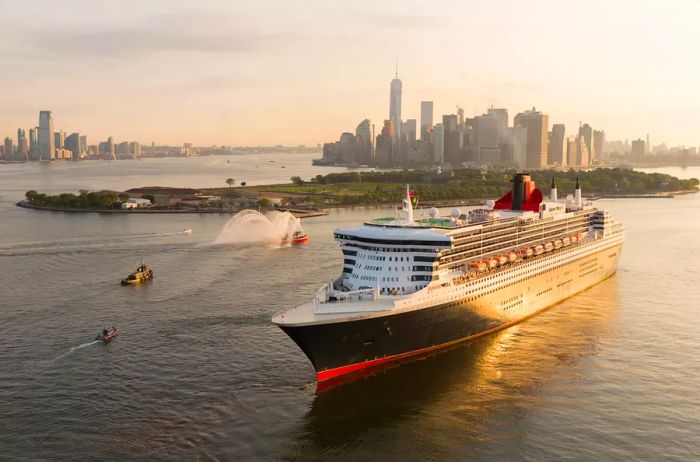 Queen Mary 2 sailing in New York.