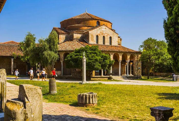 dest_italy_torcello_venetian-lagoon_gettyimages-602507973