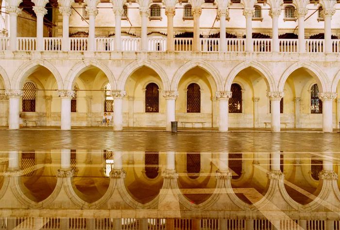 DEST_ITALY_VENICE_DOGES_PALACE_GettyImages-648823221.jpg.crdownload