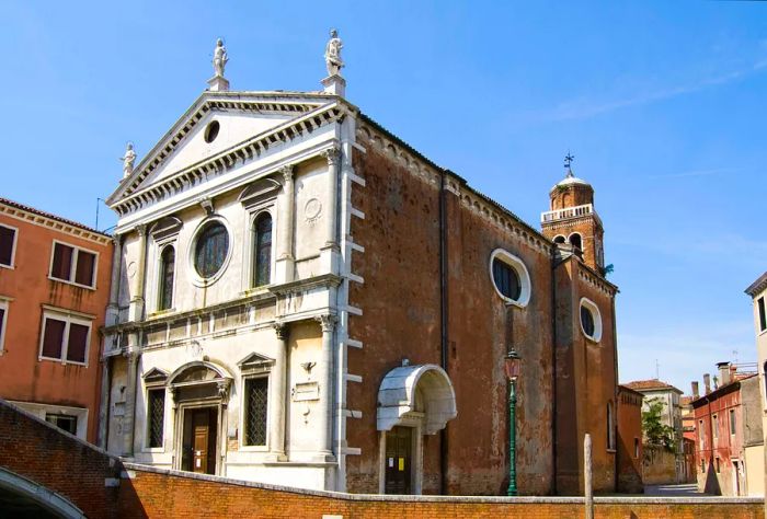 dest_italy_venice_st-sebastian-chirch_gettyimages-121928668-17-11-21