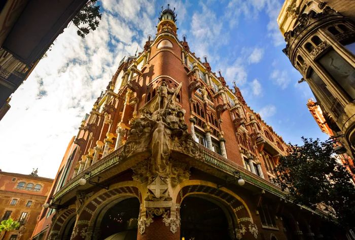 DEST_SPAIN_BARCELONA_PALAU-DE-LA-MUSICA-CATALANA_GettyImages-510817495