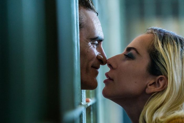 Joker 2: Folie à Deux (Joker 2: Điên Có Đôi) châm biếm xã hội theo cách sâu sắc hơn.