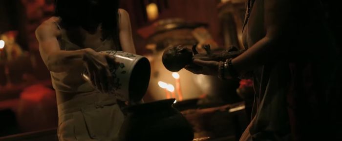 Những tình tiết ồn ào, thiếu sự nhấn mạnh về yếu tố kinh dị đã làm giảm giá trị bộ phim.