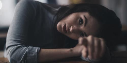 Chòm sao nữ giả vờ mạnh mẽ sau chia tay 1