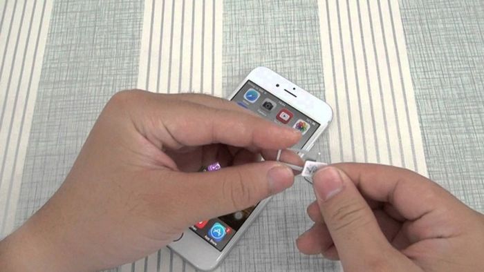 Cách unlock iPhone bằng SIM ghép - Bước 1