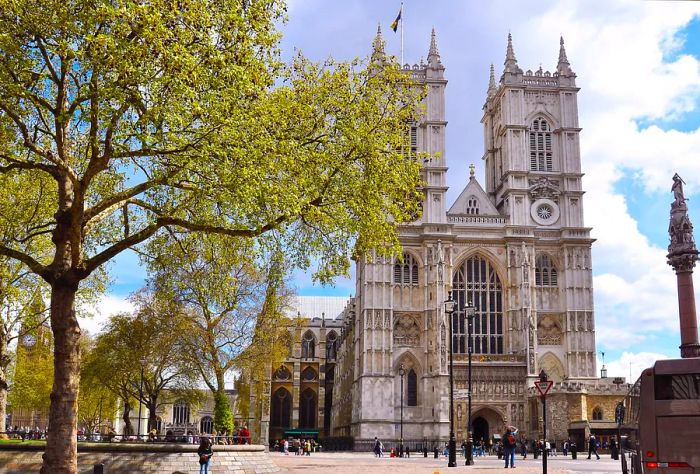 DEST_UK_ENGLAND_LONDON_WESTMINSTER_ABBEY-shutterstock-premier_793957294