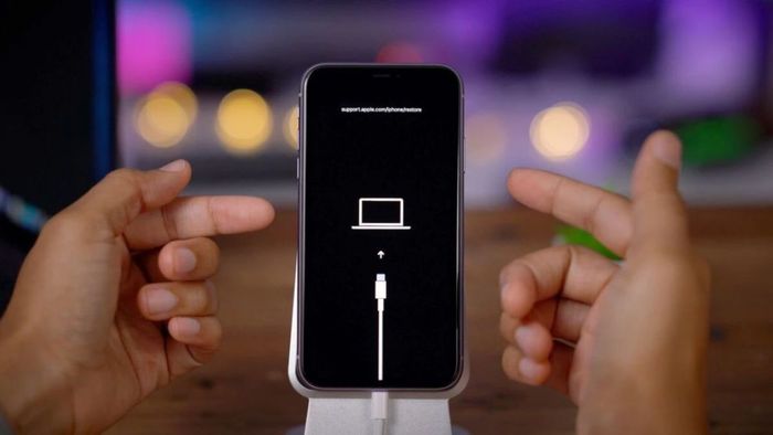 Chuyển iPhone sang chế độ DFU - Bước 3