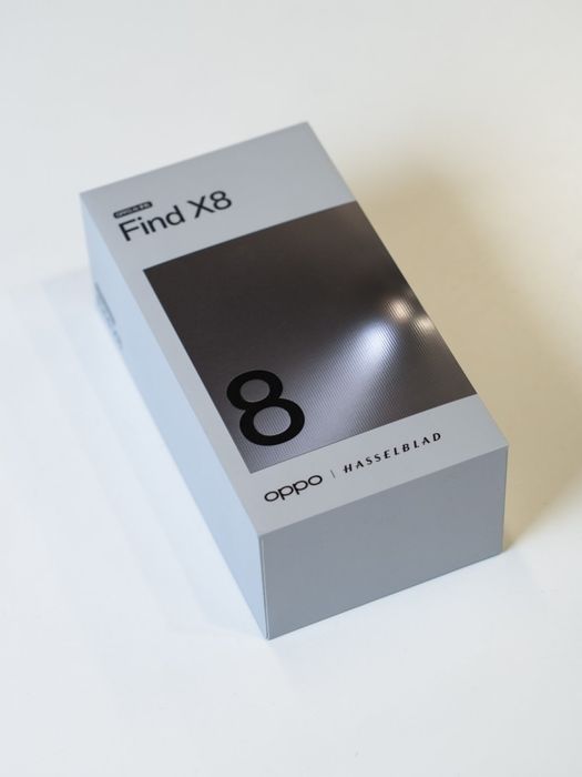 OPPO Find X8 không bị cắt giảm phụ kiện đi kèm.