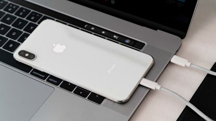 Chuyển iPhone sang chế độ DFU - Bước 1