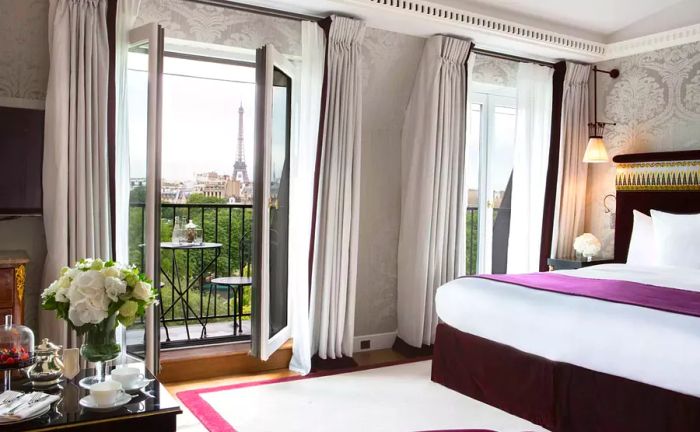 Top Romantic Hotels: La Reserve, Paris, France