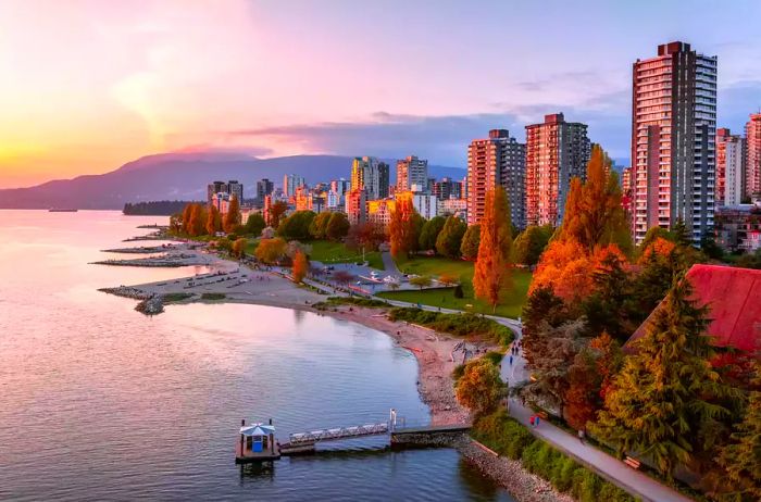 The stunning skyline of Vancouver along the coast