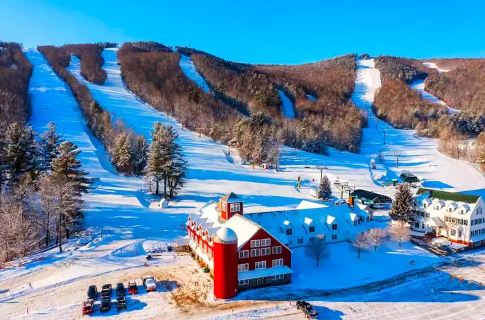 Bird's-eye view of Ragged Mountain Ski Resort