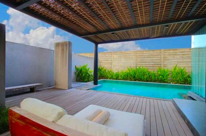 Javana Royal Villas includes a private pool