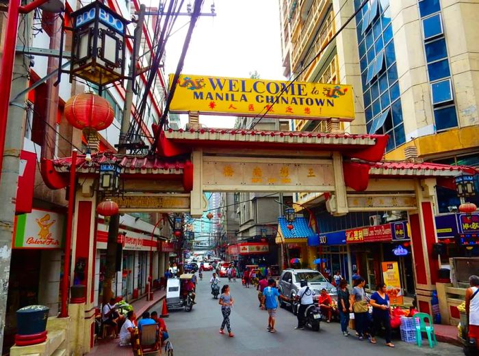 Exploring Manila Chinatown on Ninoy Aquino Day