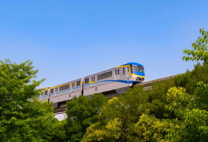 Local trains differ from the Shinkansen