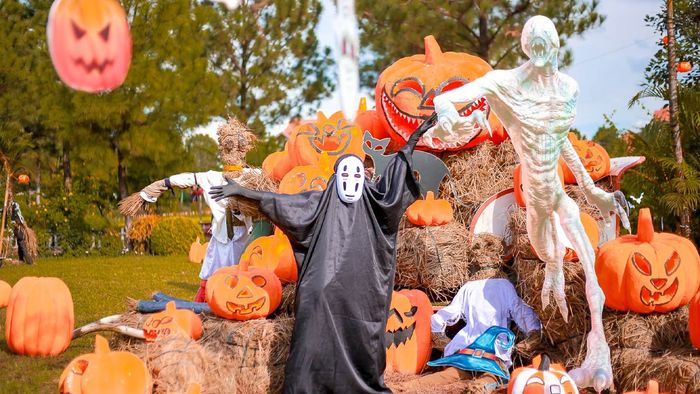 Chụp ảnh sản phẩm theo phong cách Halloween.