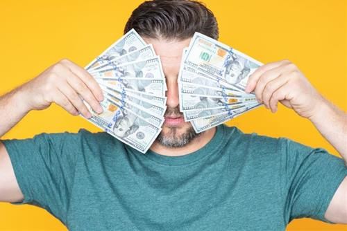 4 con giáp gặp may mắn giữa tháng 10/2024