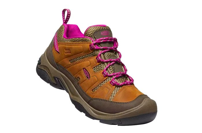 breathable hiking shoes