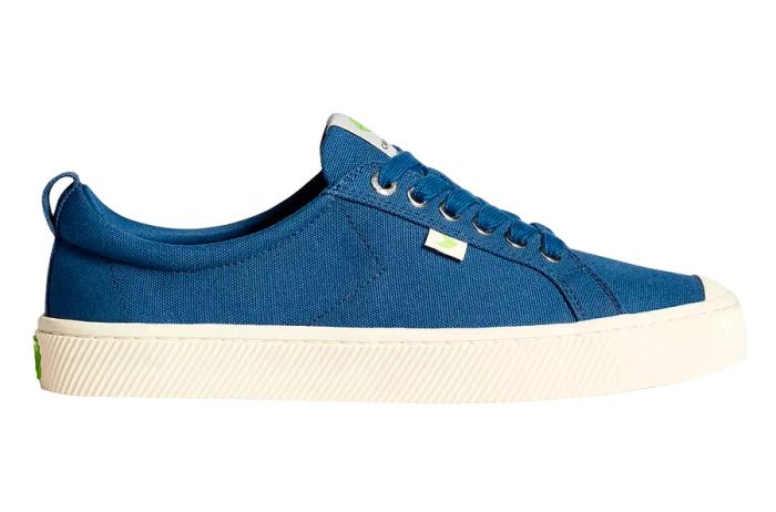 Cariuma Shadow Blue Canvas OCA LOW