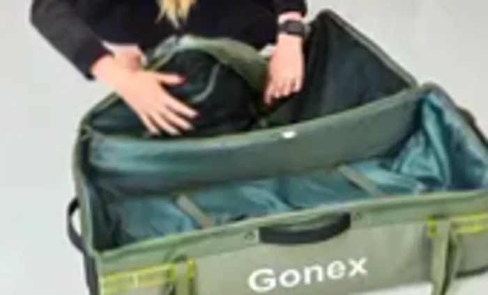 Individual fastening the compartments of the Gonex Rolling Duffel Bag With Wheels