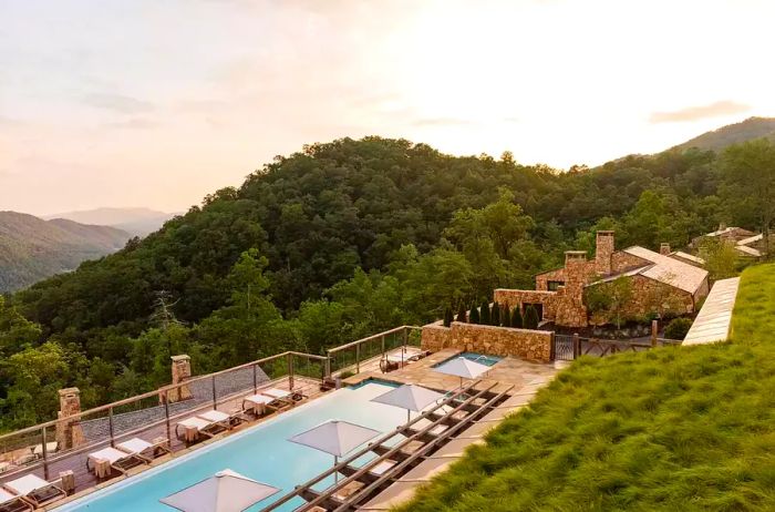 Infinity pool overlooking the mountains at Blackberry Mountain