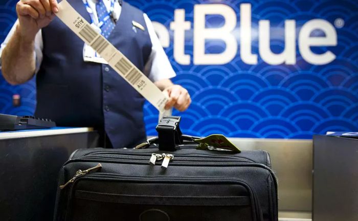 JetBlue Airways Baggage Fees at the Airport