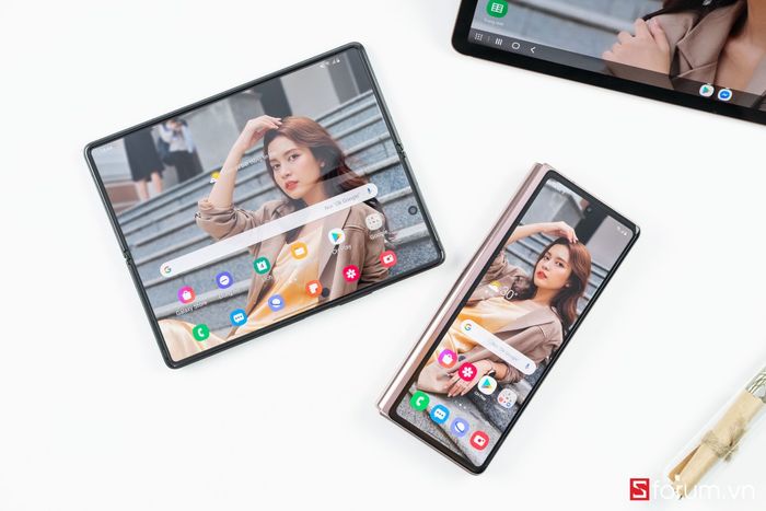 Galaxy Z Fold2 chính thức ngừng nhận cập nhật phần mềm sau 4 năm