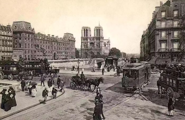 Postcard of Notre Dame de Paris cathedral, 1909