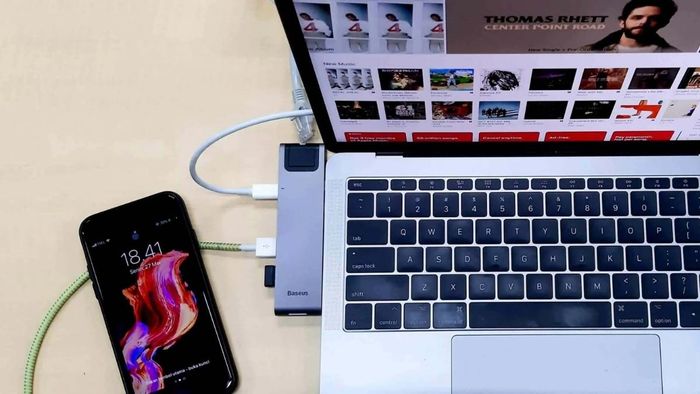Khắc phục sự cố iPhone tự tắt nguồn bằng iTunes - Bước 2