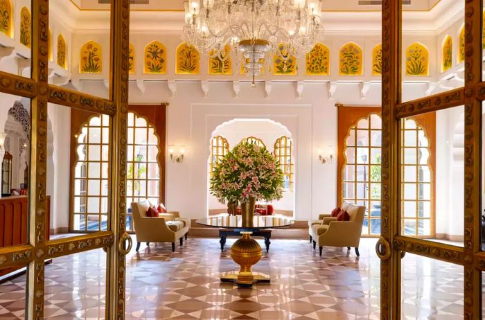 Grand entrance at the Oberoi Rajvilas