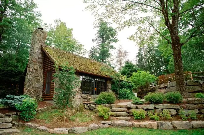 A cottage exterior at Cedar Lakes Estate