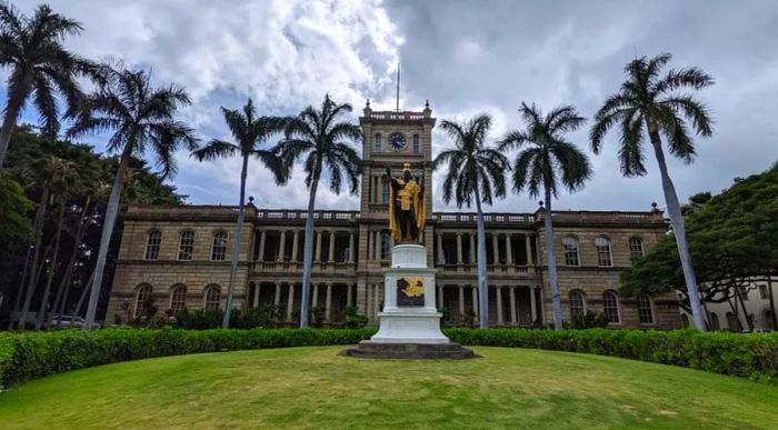 Iolani Palace