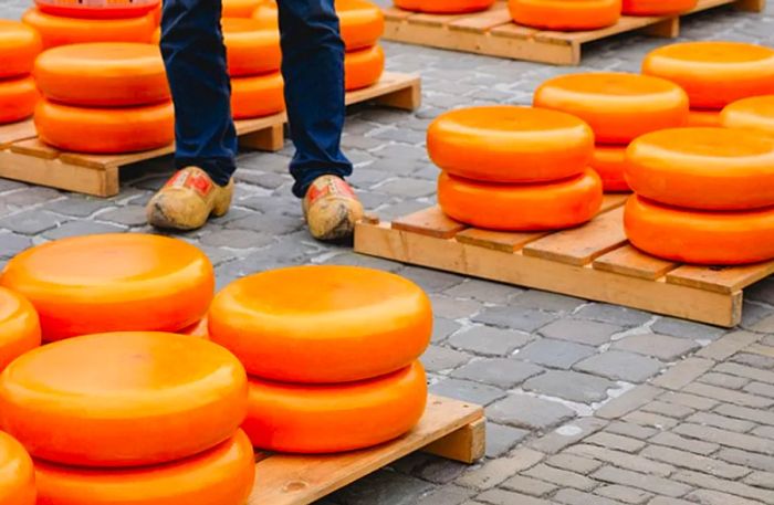 Dutch cheese available on pallets in the streets