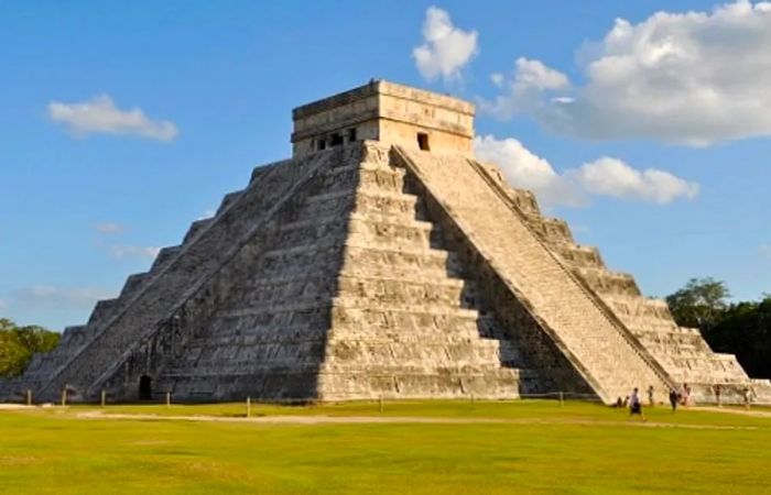 chichen itza ancient ruins