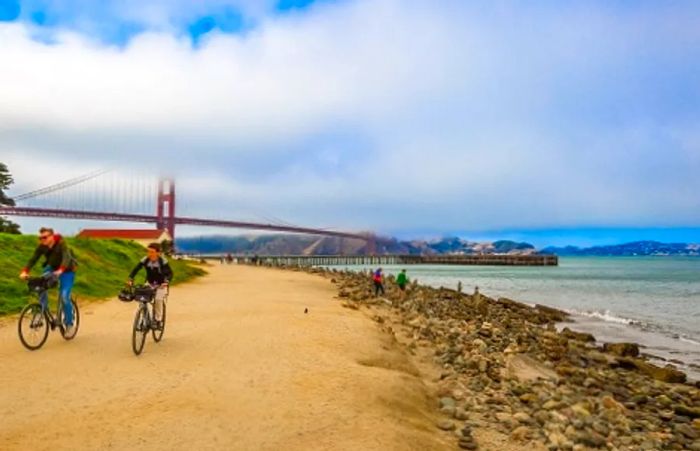 cyclists enjoying the dirt trails in the Presidio of San Francisco