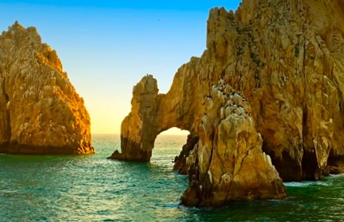 the archway in Cabo San Lucas, Mexico