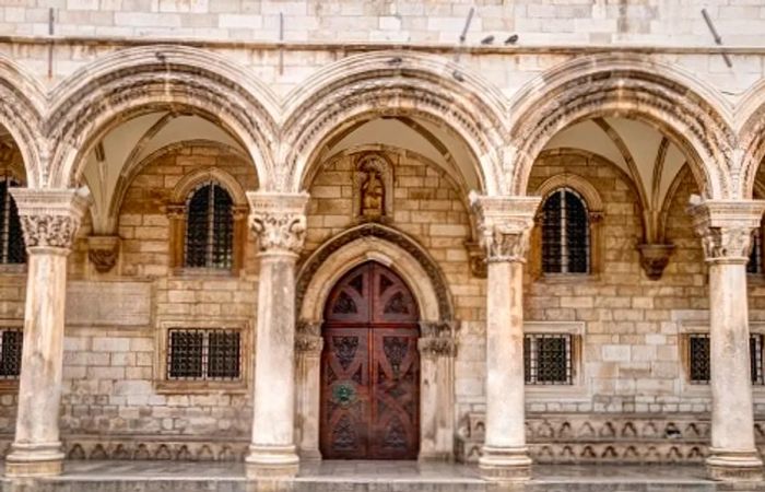 a front view of the entrance to the Rector’s Palace