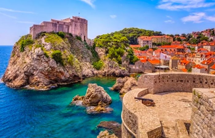 the ancient walls encircling Dubrovnik