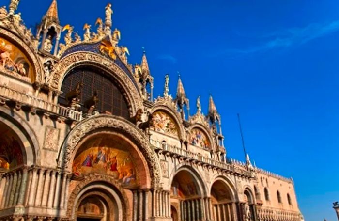 A sweeping view of St. Mark’s Basilica in Venice, Italy