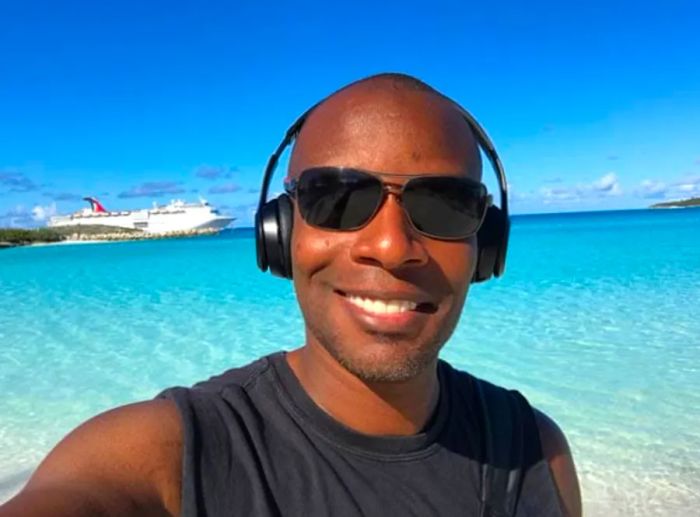 Doyin's beachside selfie