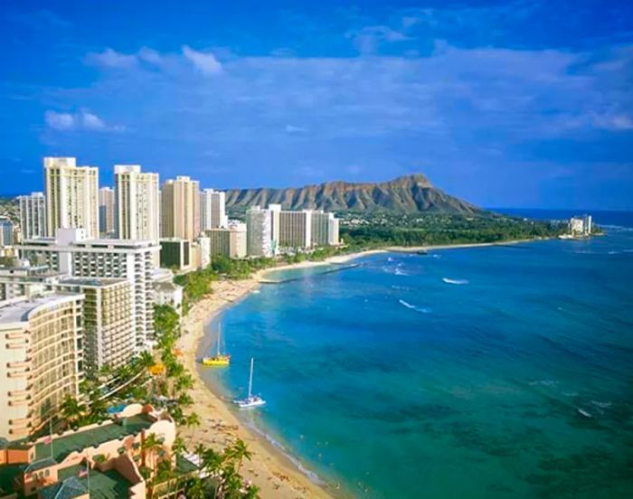 the shores of Honolulu