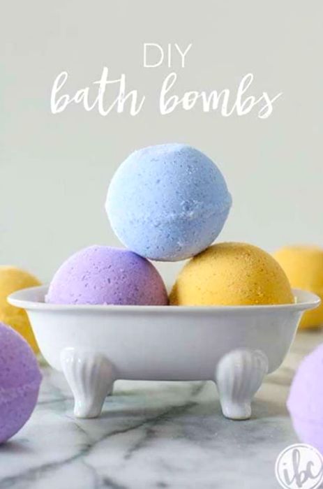 diy-bath-bombs-693x1024