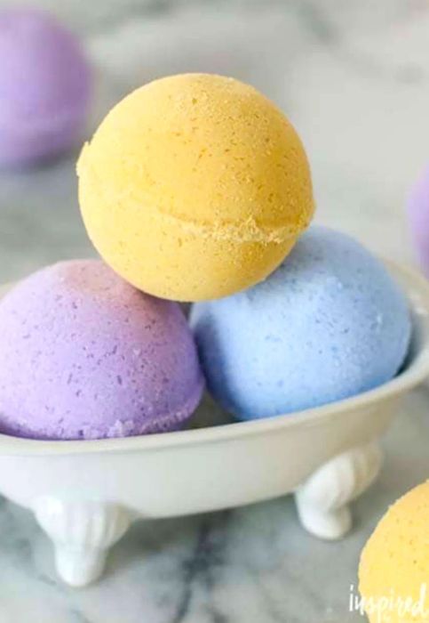 how-to-make-bath-bombs-722x1024