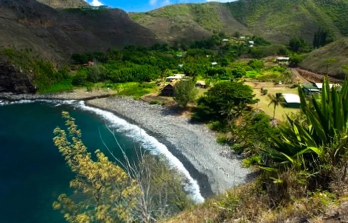 a picturesque beach along the coast of Maui