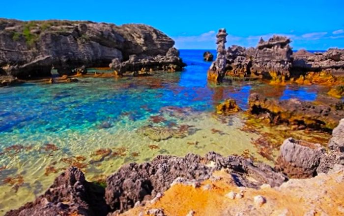 A panoramic view of Tobacco Bay Beach in Bermuda.