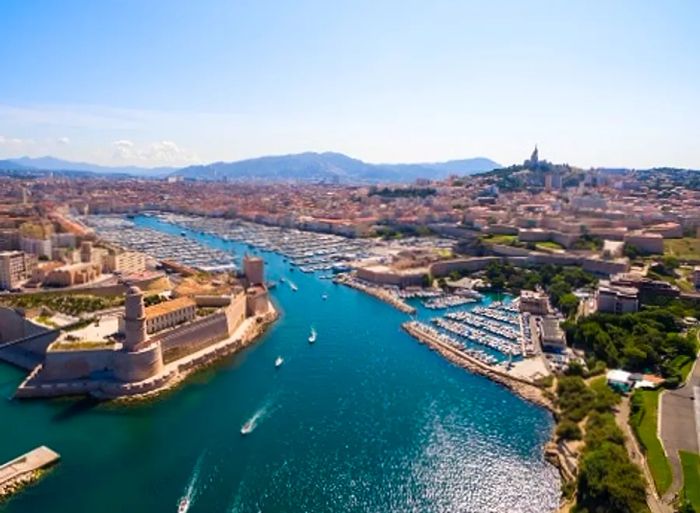 a bird's eye view of the Marseille pier