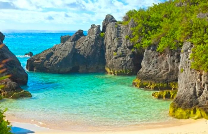 A broad view of Jobson’s Cove Beach in Bermuda.