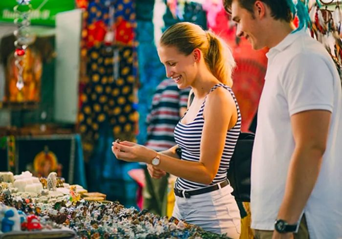 a couple browsing for jewelry in Grand Cayman