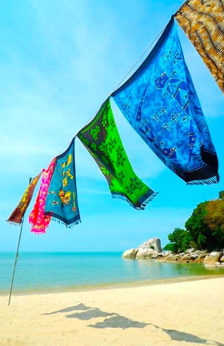 vivid batiks - traditional bright fabrics from The Bahamas