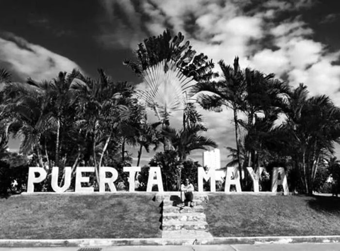 Puerta-Maya-Sign_Cozumel-Mexico_2015